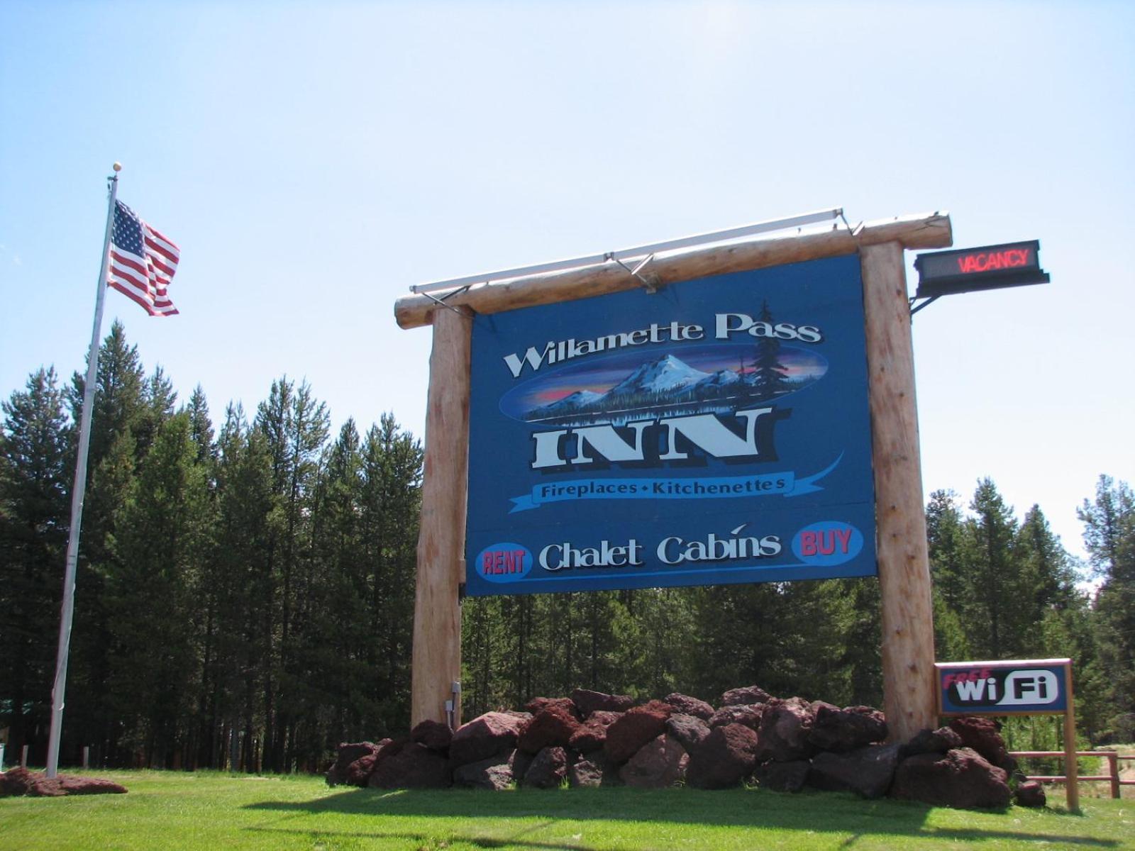 Willamette Pass Inn & Chalets Odell Lake ภายนอก รูปภาพ