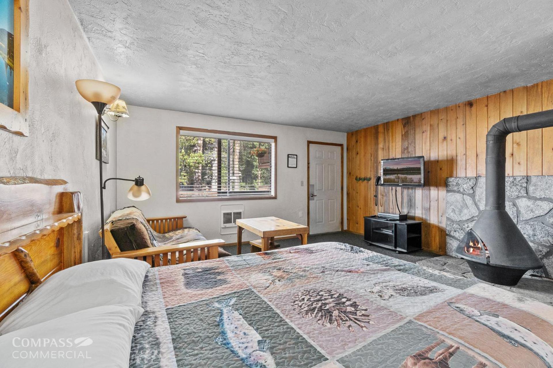Willamette Pass Inn & Chalets Odell Lake ภายนอก รูปภาพ